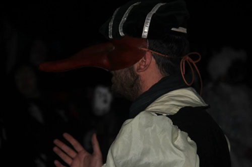 419035_10201127225243915_404689428_n