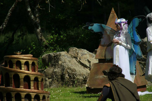 971261_10201153663544856_1441396907_n